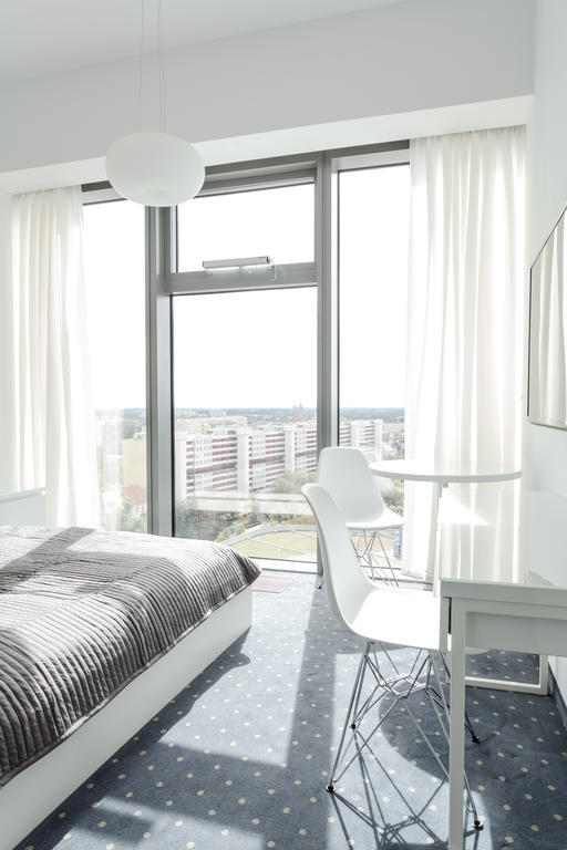 ヴロツワフPlatinum Skyアパートメント 部屋 写真